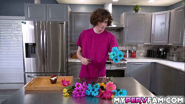 Stepmom Andi Avalon sucks Jodie Johnsons big cock and then passionately taking his full length deep in her throat