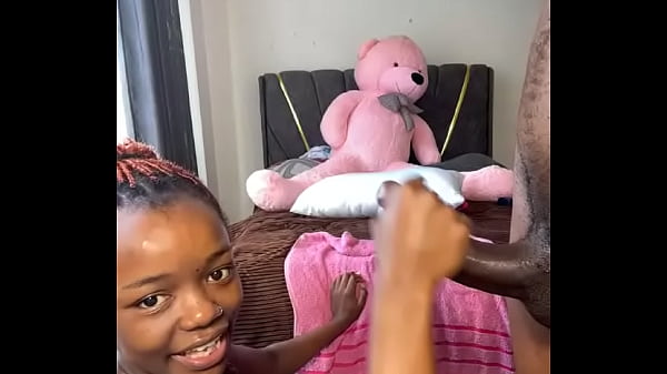 Bigbangtv – Sweet EBoNy TEEN girl showing OFF her bedroom SKILLS on cam
